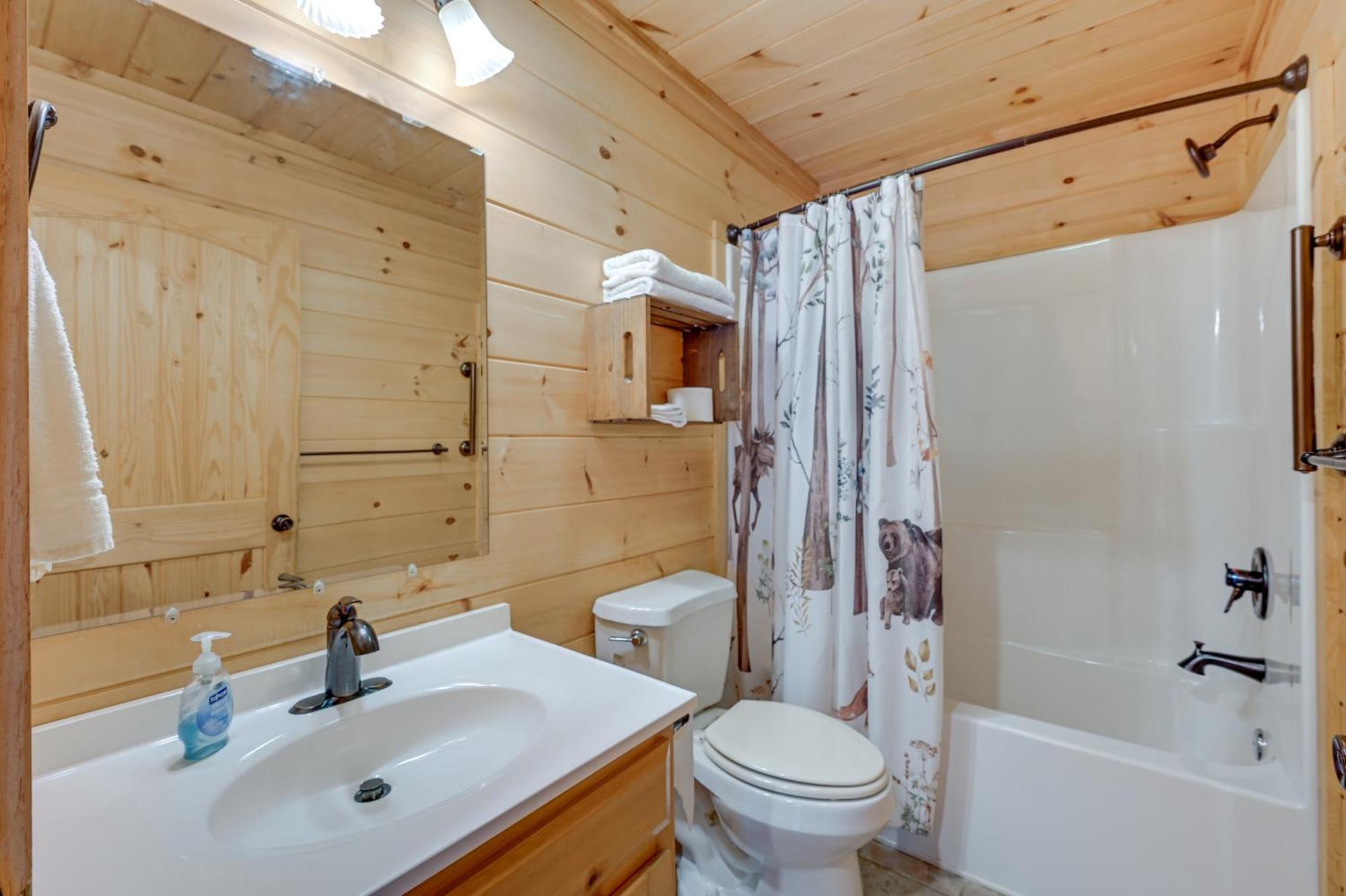 Warm And Cozy Cabin With Deck On Top Of The Blue Ridge Fancy Gap 외부 사진